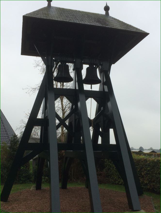 Schilderbeurt klokkenstoel 2017
